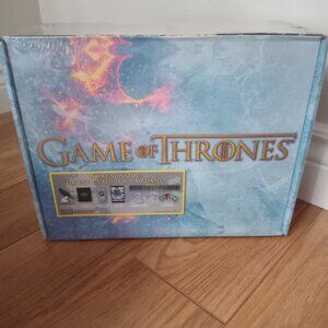 Game Of Thrones Set Brand New/NIB Sealed